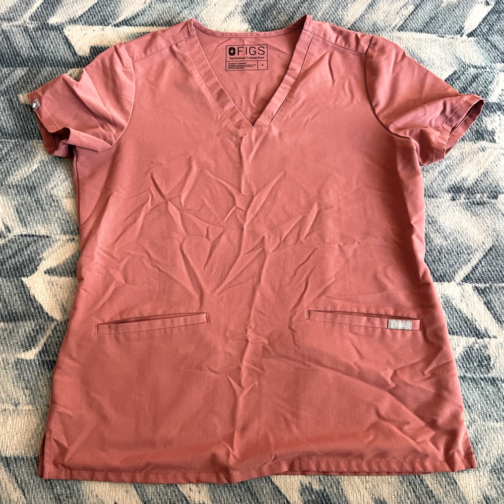 FIGS Mauve Casma 3 pocket scrub top